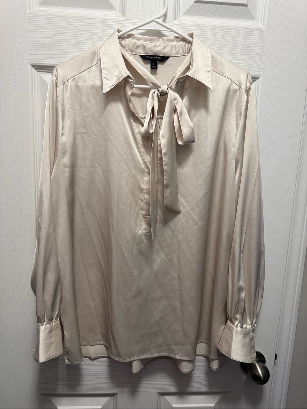 Banana Republic Cream Tie-Neck Blouse Size L